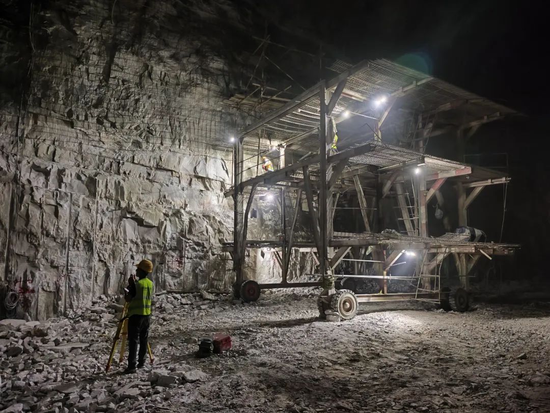 以山为势，化水为能——乌海“超级蓄电池”建筑物电力系统安装探秘